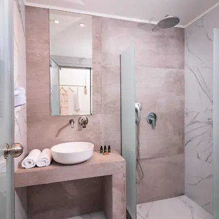 Acron يميناريا